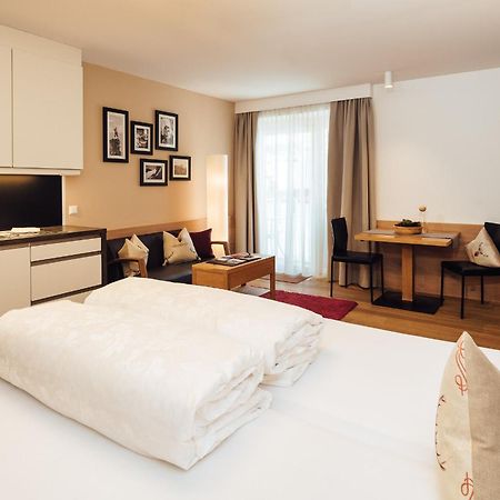 Schneeweiss Lifestyle - Apartments - Living Serfaus Δωμάτιο φωτογραφία